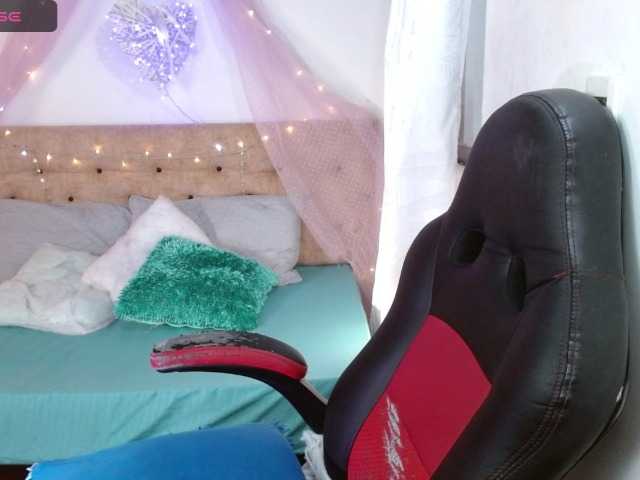 Live sex webcam photo for katia- #276137615
