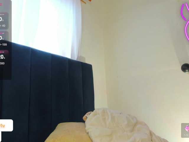 Live sex webcam photo for katie-01 #277550184