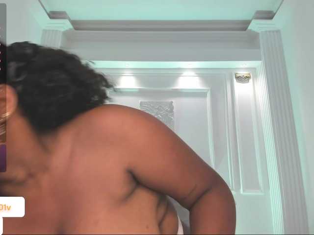 Live sex webcam photo for katie-01 #277980731