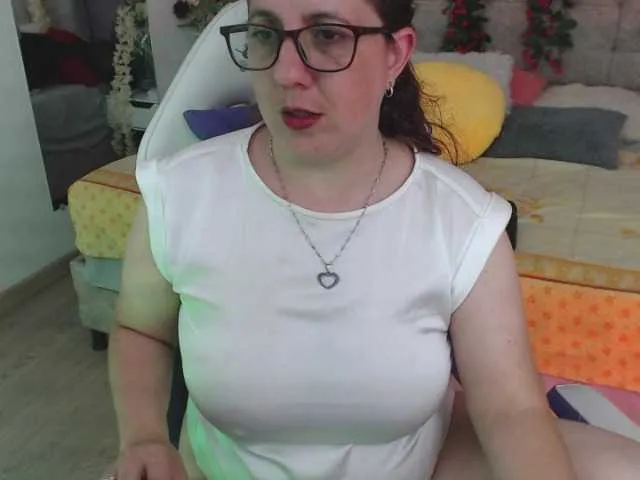 Live sex webcam photo for katie-joness #276305529