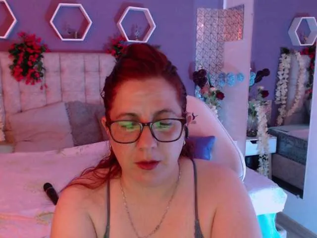 Live sex webcam photo for katie-joness #276411077