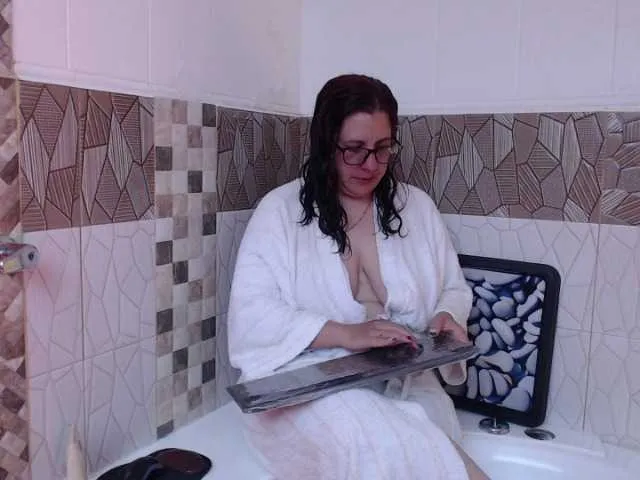 Live sex webcam photo for katie-joness #276538384