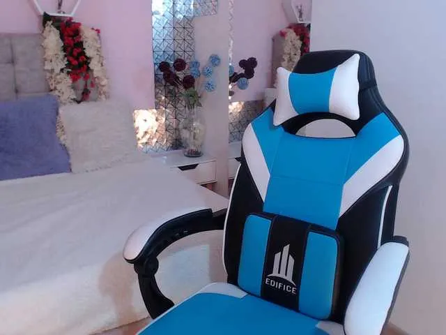 Live sex webcam photo for katie-joness #277785254