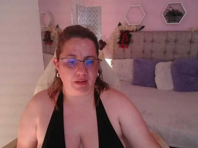 Live sex webcam photo for katie-joness #290454435