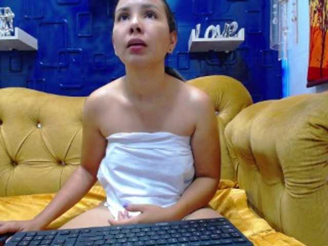 Live sex webcam photo for katie-sasha #274650308