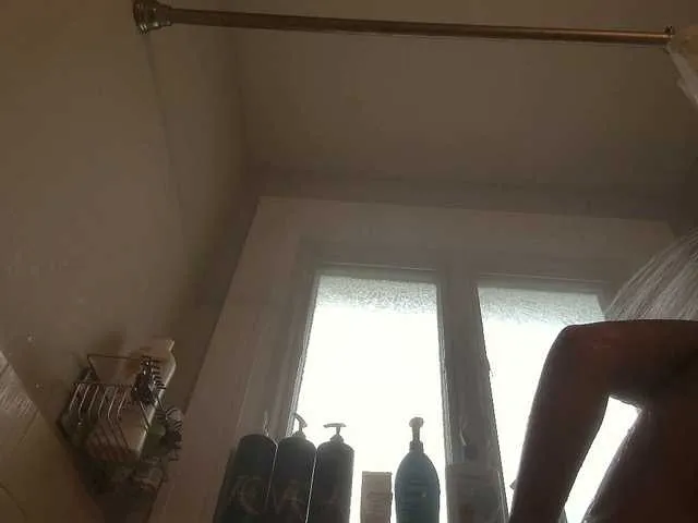 Live sex webcam photo for katiekat13xxx #275524469