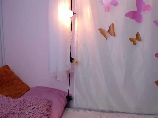 Live sex webcam photo for katmoon #274496473