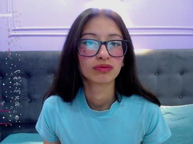 Live sex webcam photo for katnisslovee #277287619