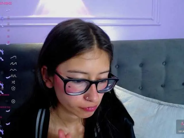 Live sex webcam photo for katnisslovee #277503836