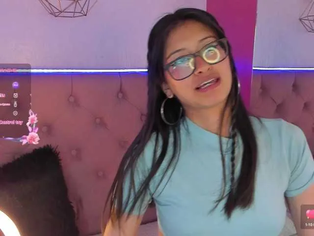 Live sex webcam photo for katnisslovee #289875573