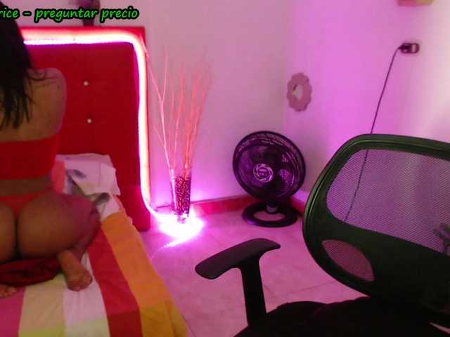 Live sex webcam photo for katrina-sex69 #272178940