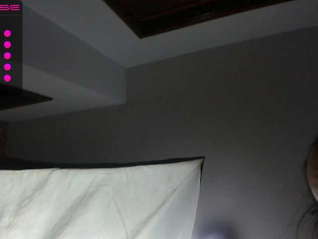 Live sex webcam photo for katrina-sex69 #274023861