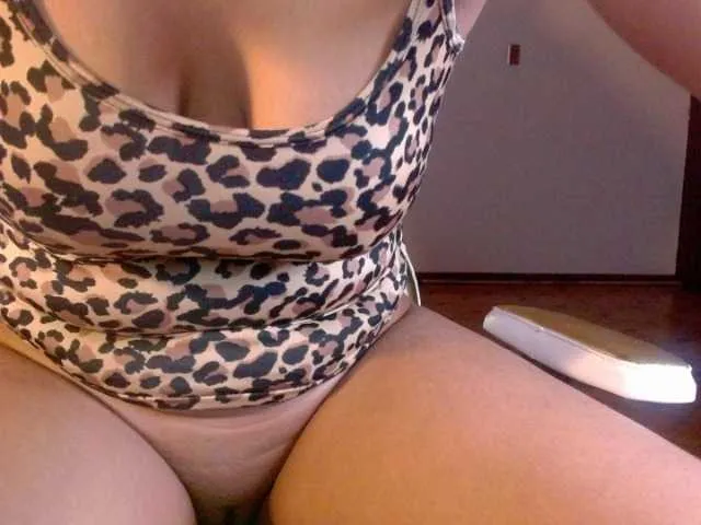 Live sex webcam photo for katrinasoto #275154455