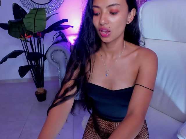 Live sex webcam photo for kattaleyaa1 #276673535