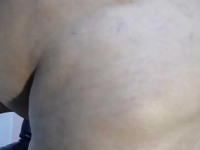 Live sex webcam photo for katte-lander5 #273332800