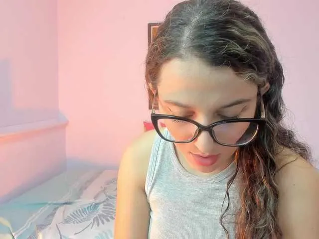 Live sex webcam photo for kattialov #290661138