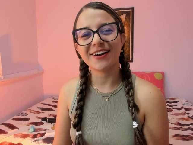 Live sex webcam photo for kattialov #290702678