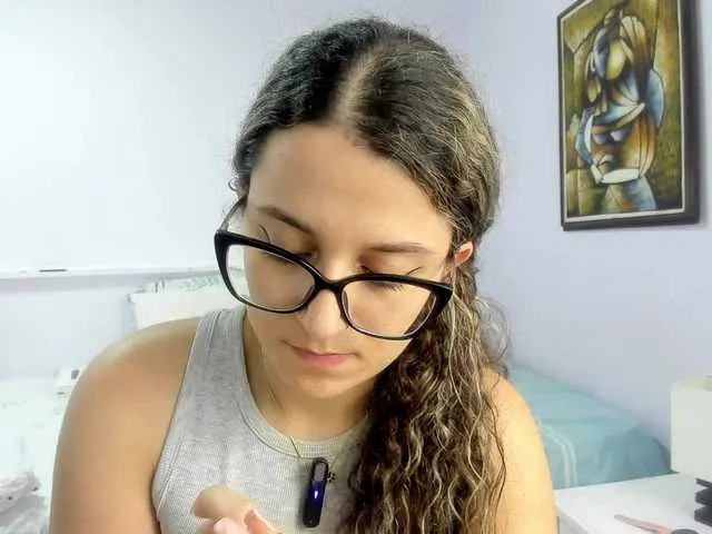 Live sex webcam photo for kattialov #291045069