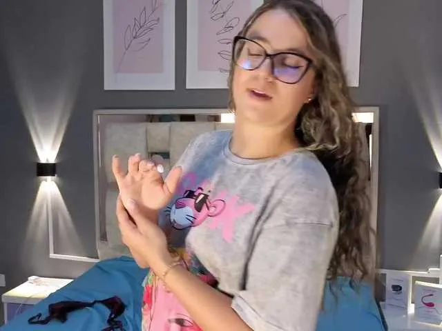 Live sex webcam photo for kattialov #291619215