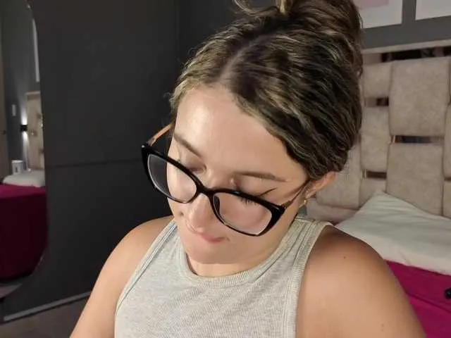 Live sex webcam photo for kattialov #291625921