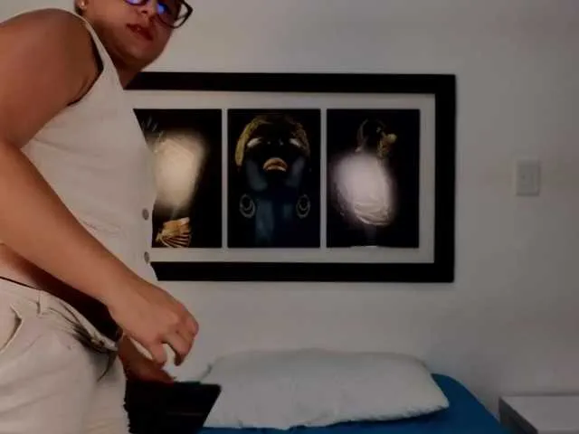 Live sex webcam photo for kattialov #291638130