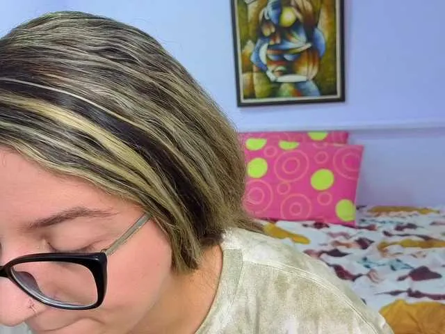 Live sex webcam photo for kattialov #291770553