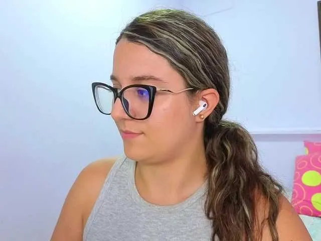 Live sex webcam photo for kattialov #291880380