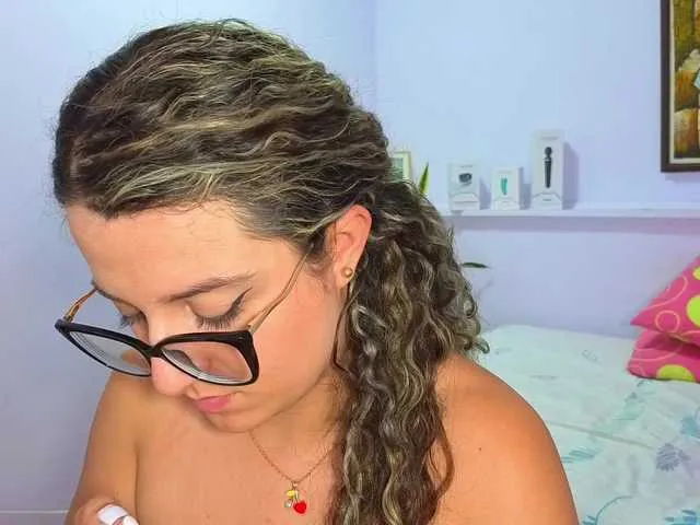 Live sex webcam photo for kattialov #291894570