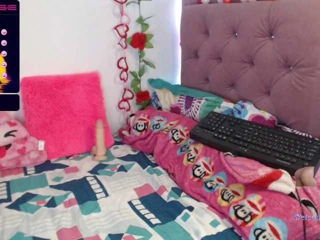 Live sex webcam photo for kattymiller #272380185