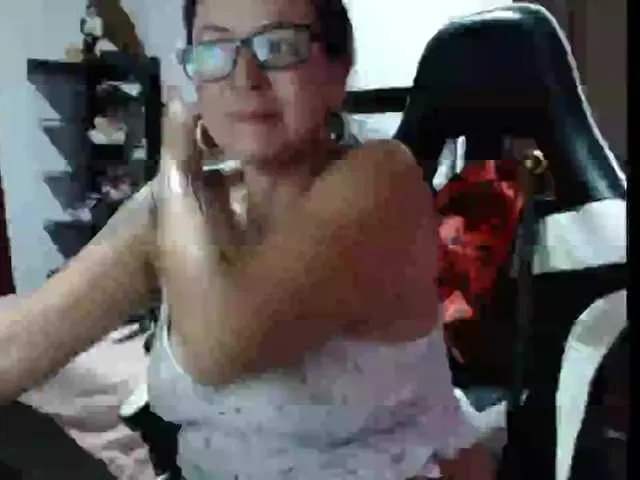 Live sex webcam photo for katy-lorens #278257189