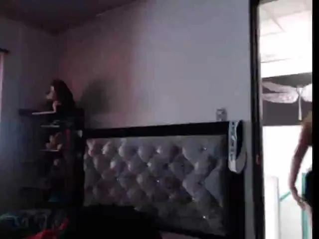Live sex webcam photo for katy-lorens #278258418