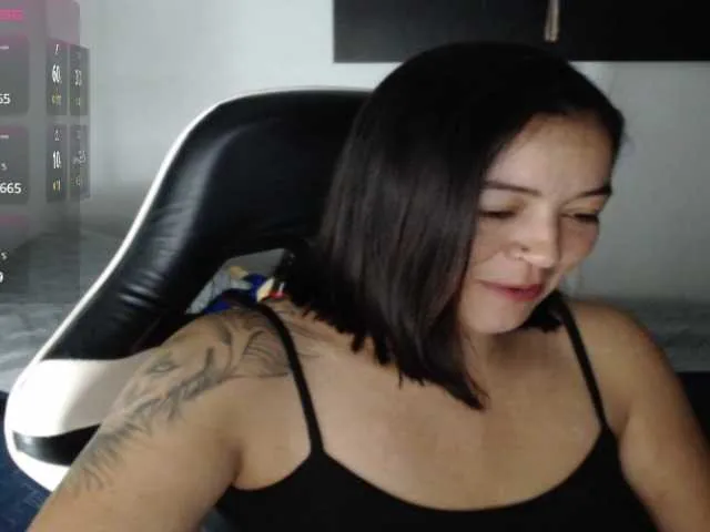 Live sex webcam photo for katy-lorens #291173351