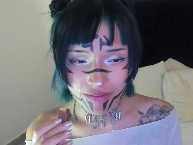 Live sex webcam photo for katzukii- #276443409