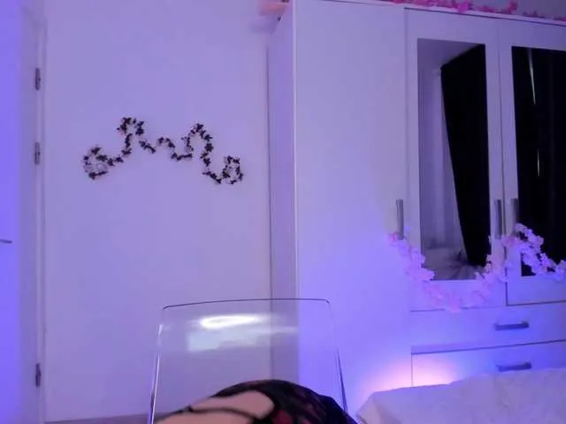 Live sex webcam photo for kaylalaine1 #291870703