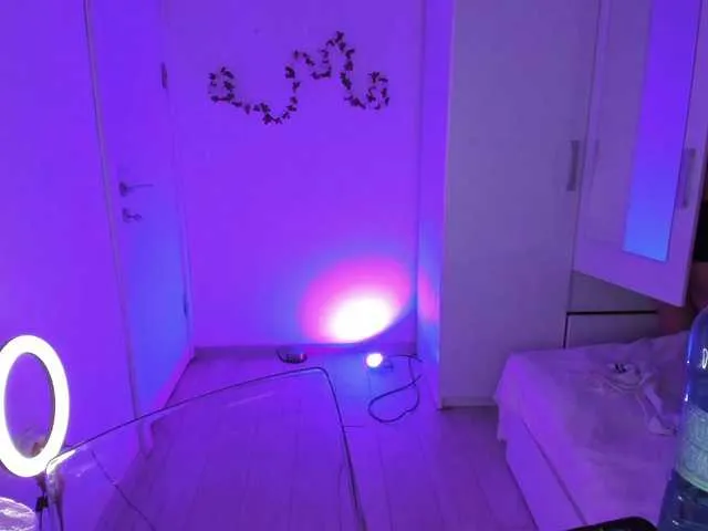 Live sex webcam photo for kaylalaine1 #291946004