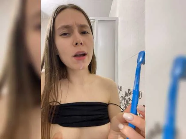 Live sex webcam photo for kaymassey2 #278168780