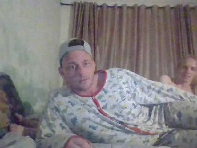 Live sex webcam photo for keesflodder1 #274192162