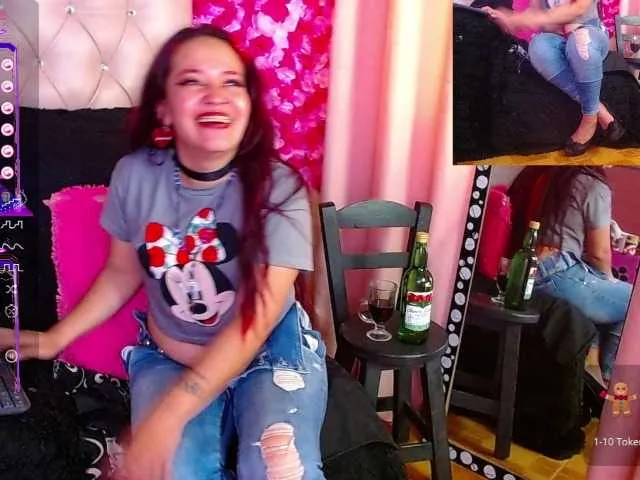 Live sex webcam photo for keila-15 #277011873