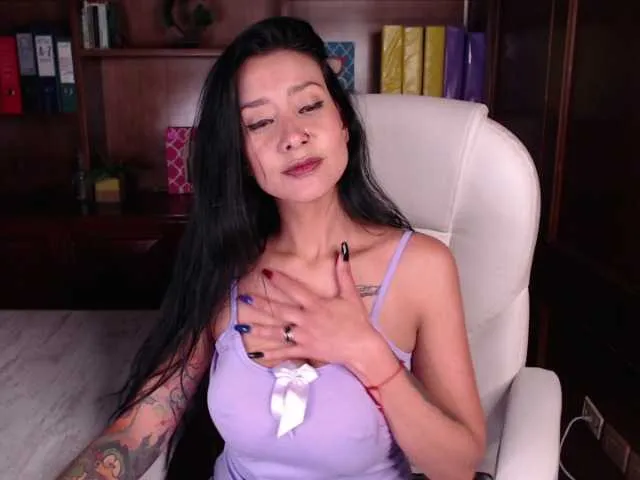 Live sex webcam photo for kelly-house #273659611