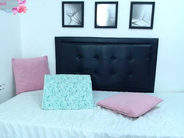 Live sex webcam photo for kelly-joness #292259509