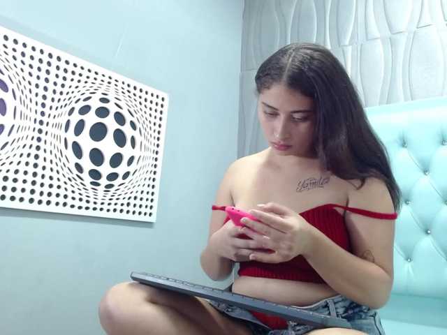 Live sex webcam photo for kelly-sunshin #272484459