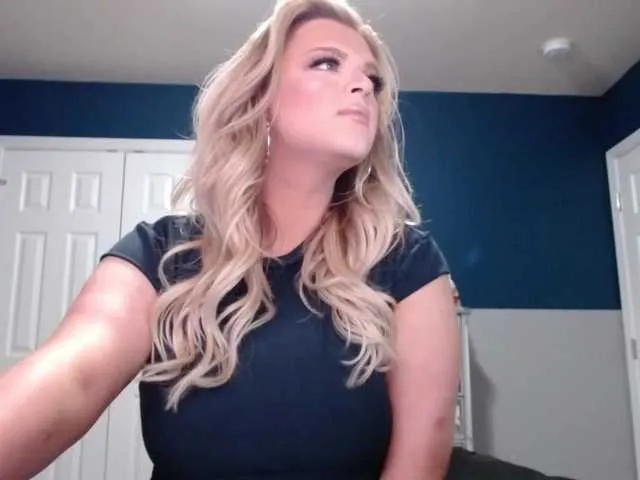 Live sex webcam photo for kellynicolexo #276186467