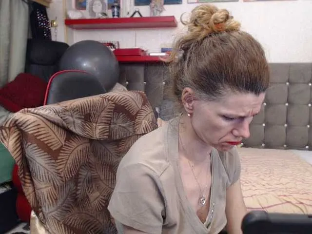 Live sex webcam photo for kellysurfing #277570374