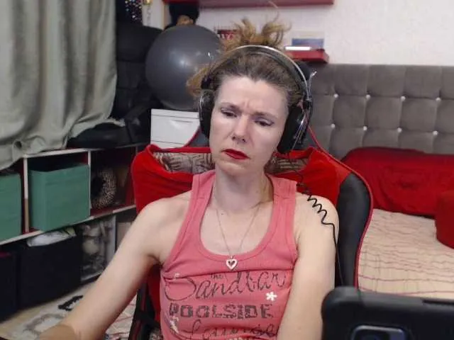 Live sex webcam photo for kellysurfing #277617455