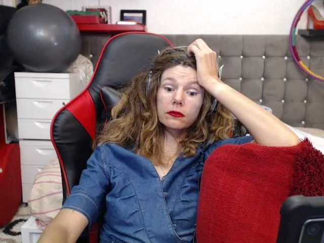 Live sex webcam photo for kellysurfing #277732982