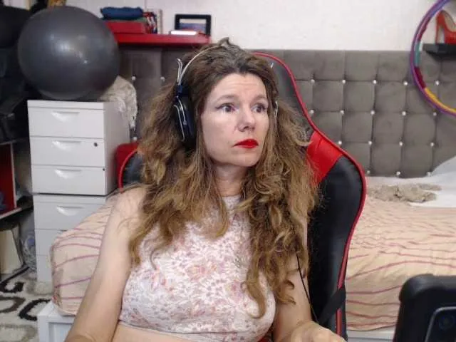 Live sex webcam photo for kellysurfing #277754280