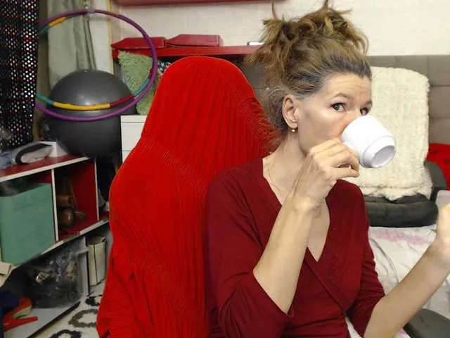 Live sex webcam photo for kellysurfing #290559121