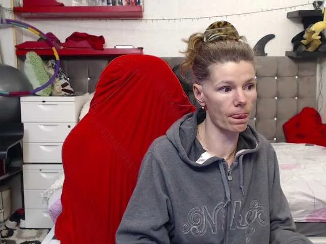 Live sex webcam photo for kellysurfing #290725855