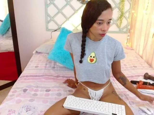 Live sex webcam photo for kellythomson #272082061