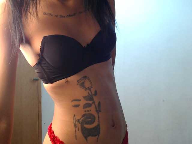 Live sex webcam photo for kendallfuck #272804422